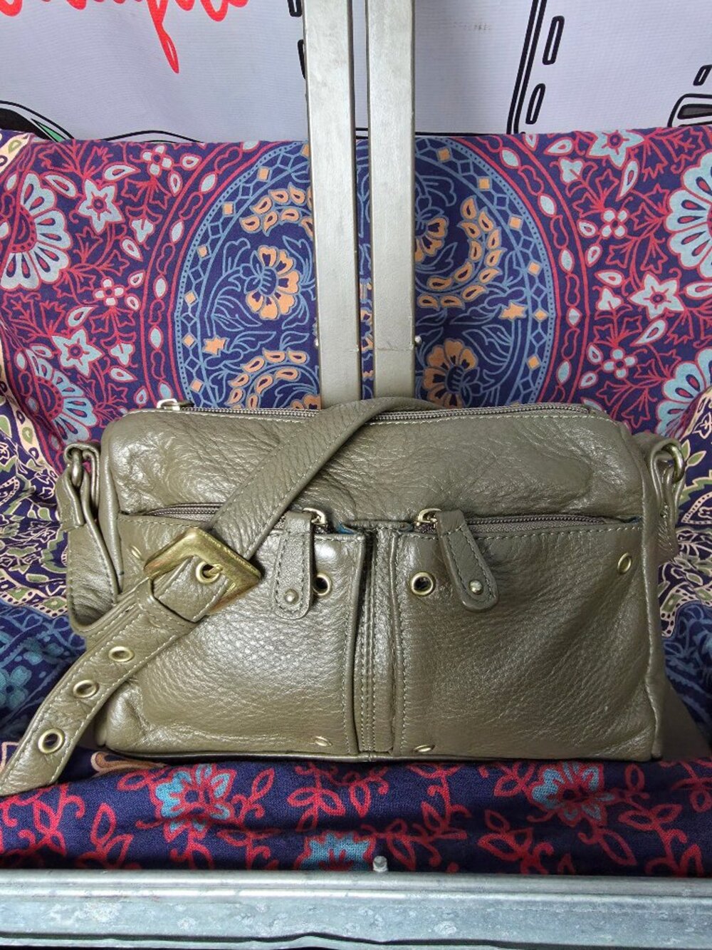 Stone Mountain Smaller, Olive Genuine Leather Shoulderbag